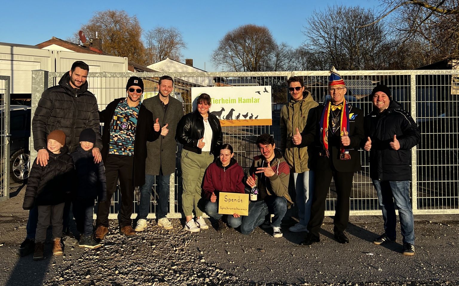 Synchronschwimmer der Genderkinger Faschingsfreunde spenden 530 Euro