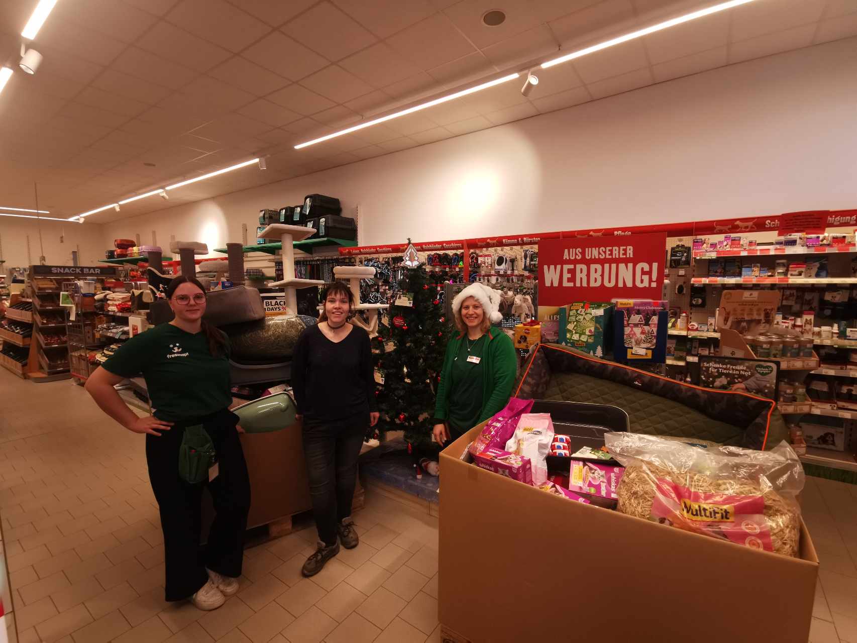 Wunschbaumaktion bei Fressnapf in Meitingen 2024